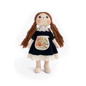 Păpușa cu rochie neagră – jucărie textilă realizată manual